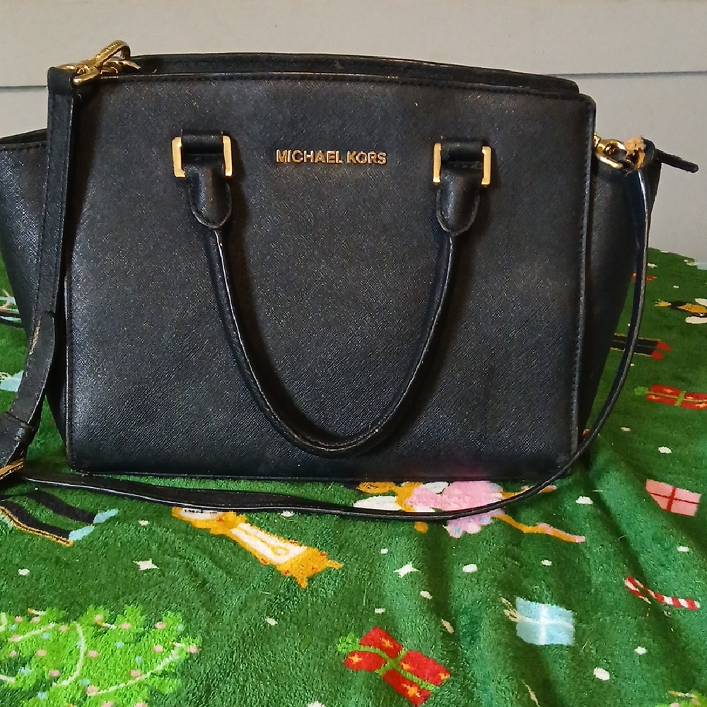 Michael Kors Black Satchel w/ Gold Accents A Beautiful Bag Pic Dont Do It Justic